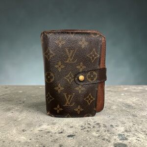 Louis Vuitton Monogram Compact Wallet PROJECT